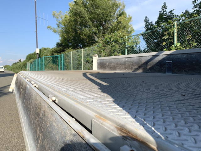 いすゞエルフ平ボディ小型（2t・3t）[写真35]