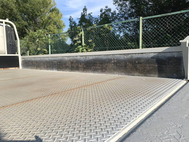 いすゞエルフ平ボディ小型（2t・3t）[写真06]