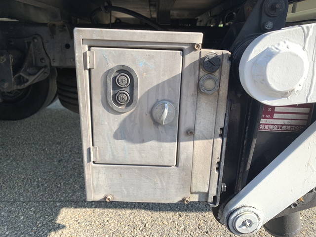 いすゞエルフ平ボディ小型（2t・3t）[写真08]