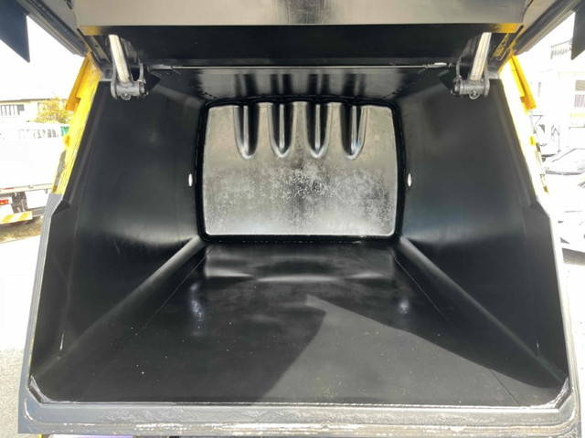 いすゞエルフパッカー車（塵芥車）小型（2t・3t）[写真12]