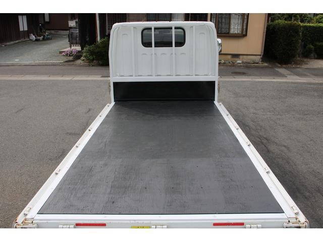 三菱ふそうキャンター平ボディ小型（2t・3t）[写真12]