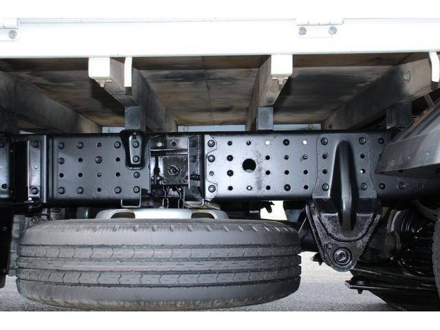 三菱ふそうキャンター平ボディ小型（2t・3t）[写真17]