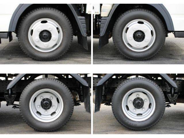 三菱ふそうキャンター平ボディ小型（2t・3t）[写真20]