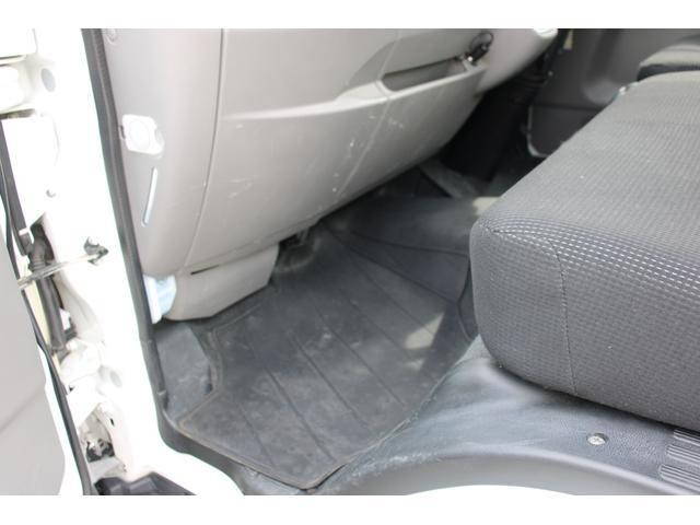 三菱ふそうキャンター平ボディ小型（2t・3t）[写真33]