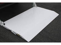 いすゞエルフ平ボディ小型（2t・3t）[写真17]