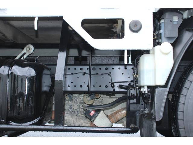 いすゞエルフ平ボディ小型（2t・3t）[写真24]