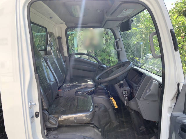 いすゞエルフコンテナ専用車小型（2t・3t）[写真29]