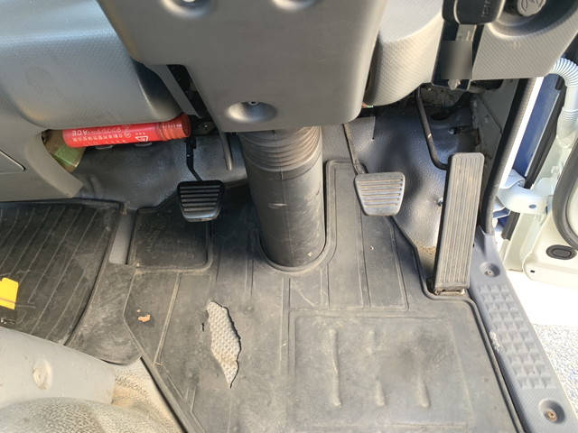 いすゞエルフコンテナ専用車小型（2t・3t）[写真30]