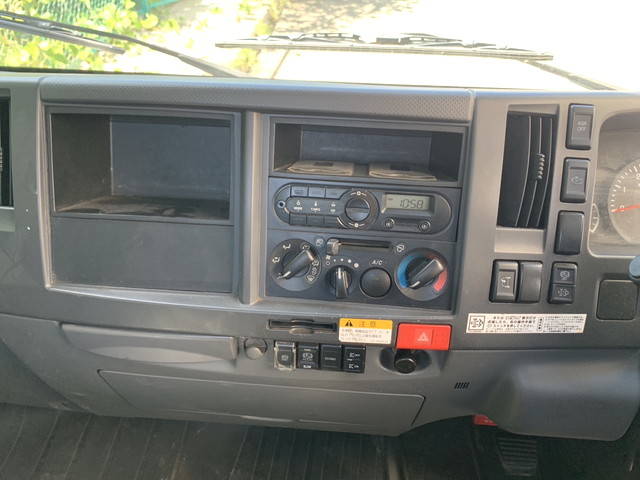 いすゞエルフコンテナ専用車小型（2t・3t）[写真32]