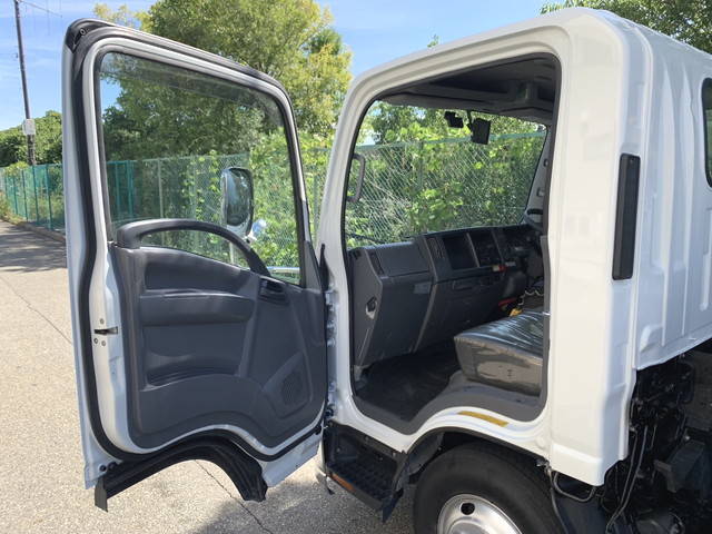 いすゞエルフコンテナ専用車小型（2t・3t）[写真07]