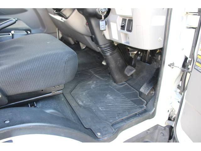 三菱ふそうキャンタークレーン4段小型（2t・3t）[写真38]