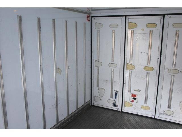 三菱ふそうキャンター冷凍車（冷蔵車）小型（2t・3t）[写真12]