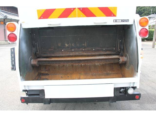 いすゞエルフパッカー車（塵芥車）小型（2t・3t）[写真11]