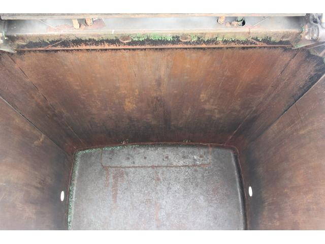 いすゞエルフパッカー車（塵芥車）小型（2t・3t）[写真18]