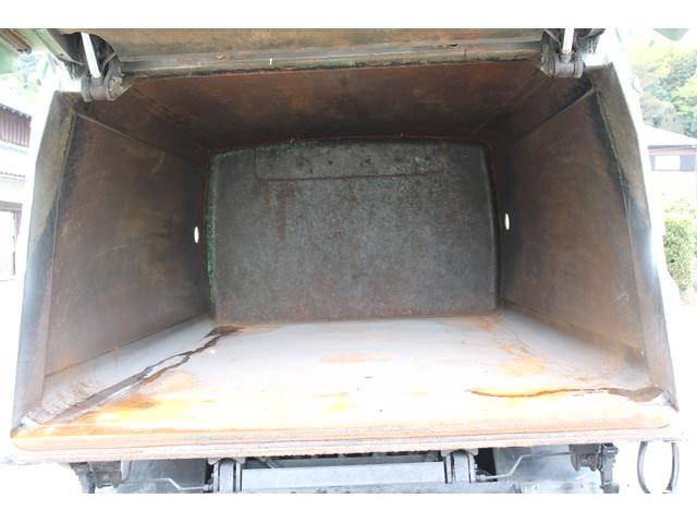 いすゞエルフパッカー車（塵芥車）小型（2t・3t）[写真20]