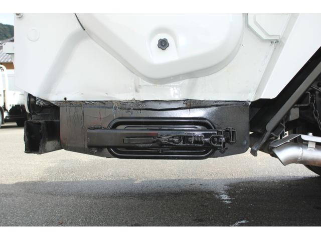 いすゞエルフパッカー車（塵芥車）小型（2t・3t）[写真24]