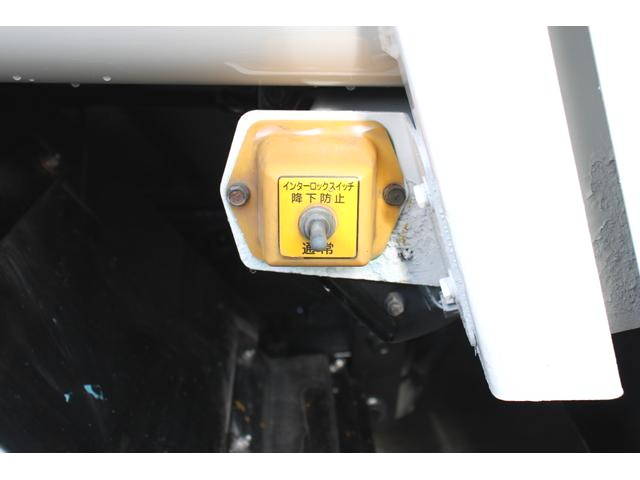 いすゞエルフパッカー車（塵芥車）小型（2t・3t）[写真28]