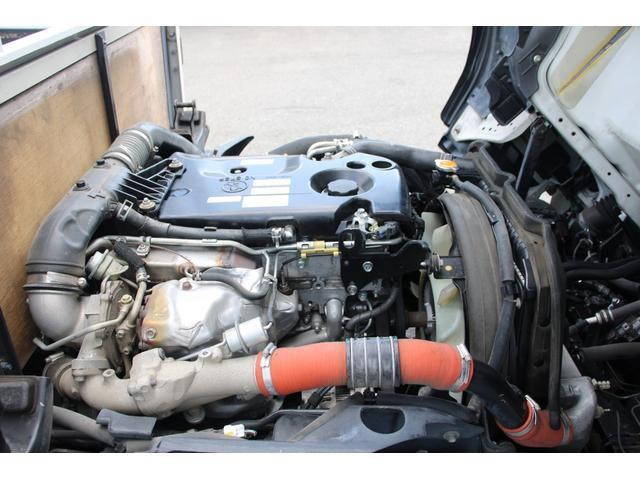 いすゞエルフ平ボディ小型（2t・3t）[写真11]