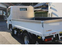 三菱ふそうキャンター平ボディ小型（2t・3t）[写真12]