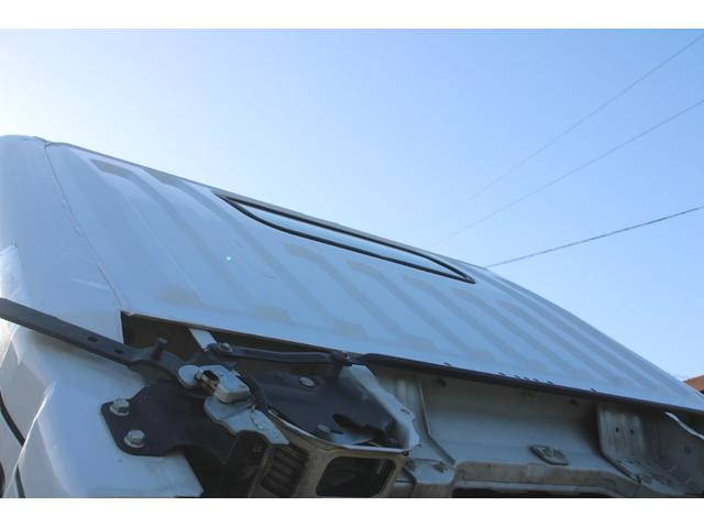 三菱ふそうキャンター平ボディ小型（2t・3t）[写真13]