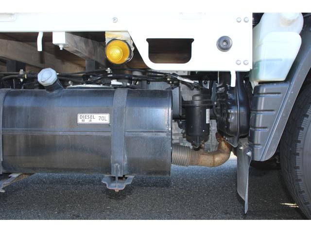 三菱ふそうキャンター平ボディ小型（2t・3t）[写真28]