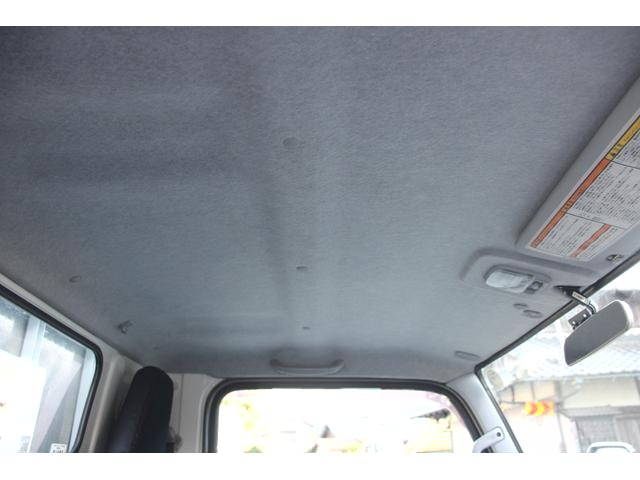 三菱ふそうキャンター平ボディ小型（2t・3t）[写真38]