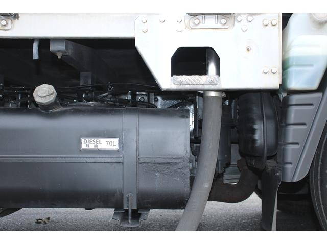 三菱ふそうキャンター平ボディ小型（2t・3t）[写真19]