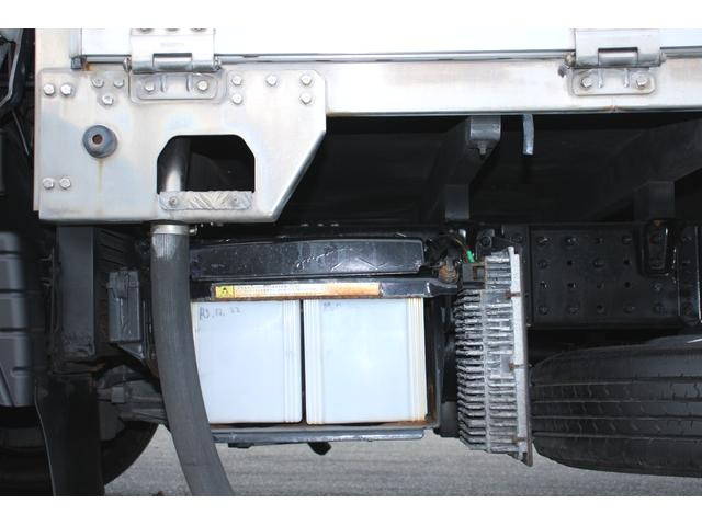 三菱ふそうキャンター平ボディ小型（2t・3t）[写真20]