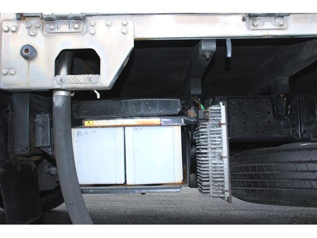 三菱ふそうキャンター平ボディ小型（2t・3t）[写真23]