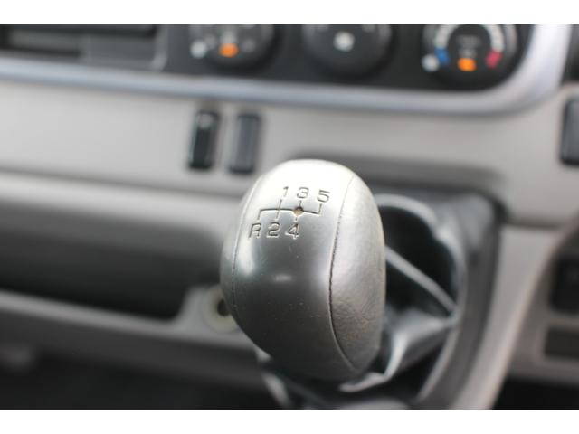 三菱ふそうキャンター平ボディ小型（2t・3t）[写真32]