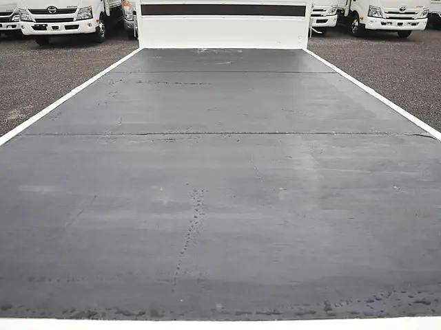 トヨタダイナ平ボディ小型（2t・3t）[写真09]