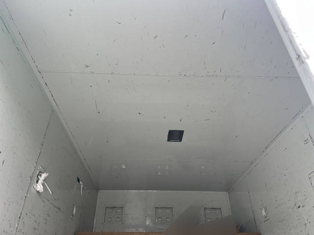 三菱ふそうキャンターアルミバン小型（2t・3t）[写真12]