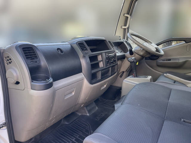 日産アトラス平ボディ小型（2t・3t）[写真27]