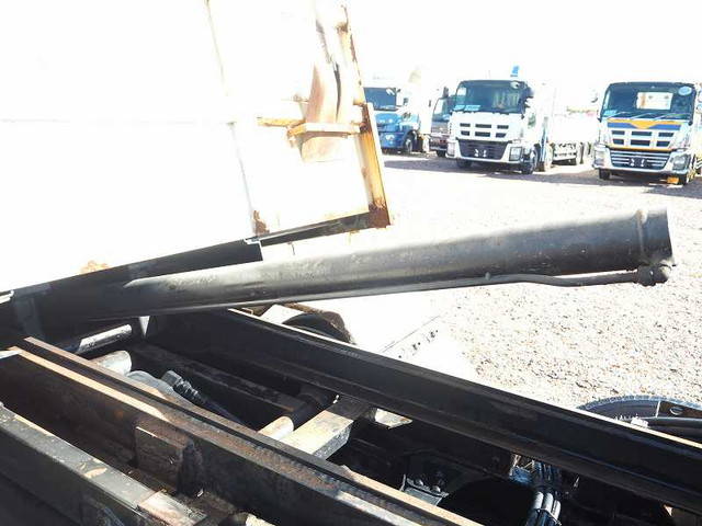 いすゞエルフローダーダンプ小型（2t・3t）[写真10]