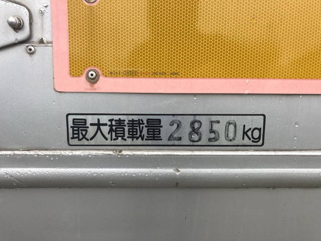 いすゞフォワードアルミバン中型（4t）[写真15]