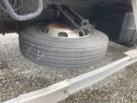 いすゞフォワードアルミバン中型（4t）[写真23]