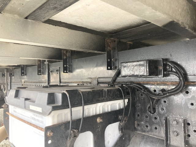 いすゞフォワードアルミバン中型（4t）[写真23]