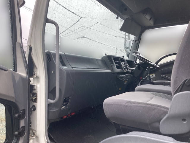 いすゞフォワードアルミバン中型（4t）[写真31]