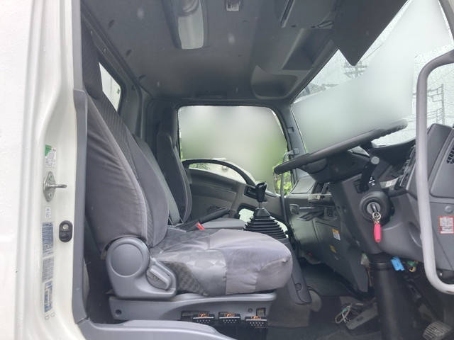 いすゞフォワードアルミバン中型（4t）[写真34]
