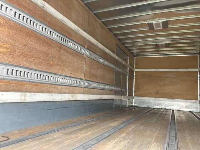 いすゞフォワードアルミバン中型（4t）[写真09]