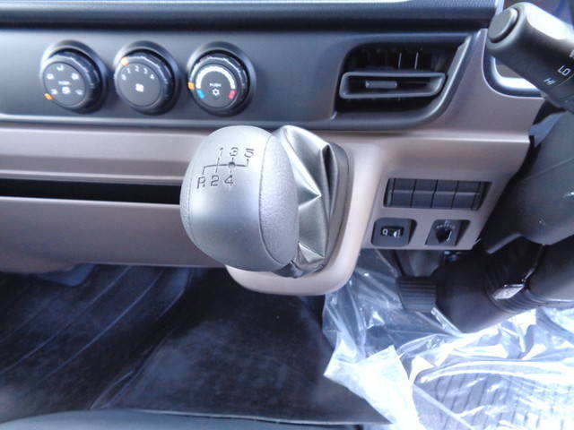 三菱ふそうキャンターダンプ小型（2t・3t）[写真32]