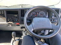 いすゞエルフ冷凍車（冷蔵車）小型（2t・3t）[写真11]