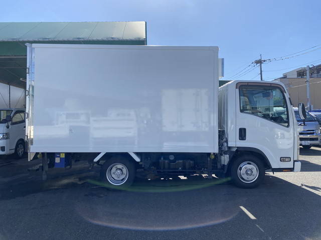 いすゞエルフ冷凍車（冷蔵車）小型（2t・3t）[写真04]