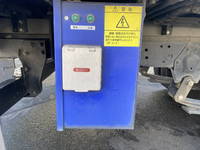 いすゞエルフ冷凍車（冷蔵車）小型（2t・3t）[写真08]