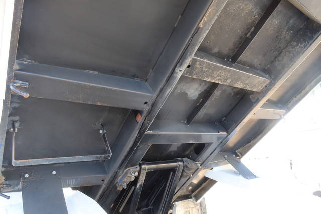 いすゞエルフダンプ小型（2t・3t）[写真11]