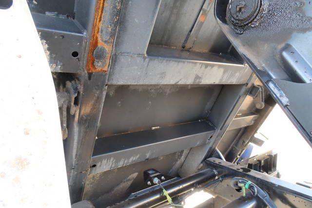 いすゞエルフダンプ小型（2t・3t）[写真12]