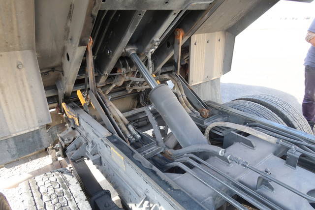 三菱ふそうキャンターパッカー車（塵芥車）小型（2t・3t）[写真21]