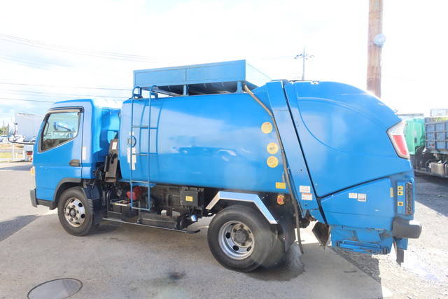 三菱ふそうキャンターパッカー車（塵芥車）小型（2t・3t）[写真08]
