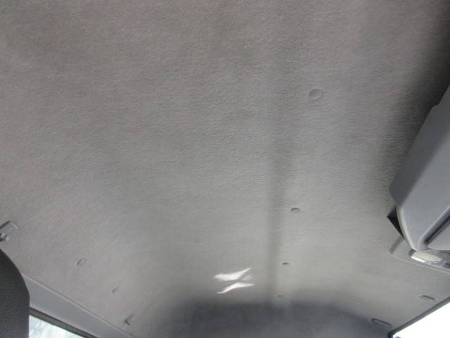 三菱ふそうキャンター平ボディ小型（2t・3t）[写真11]