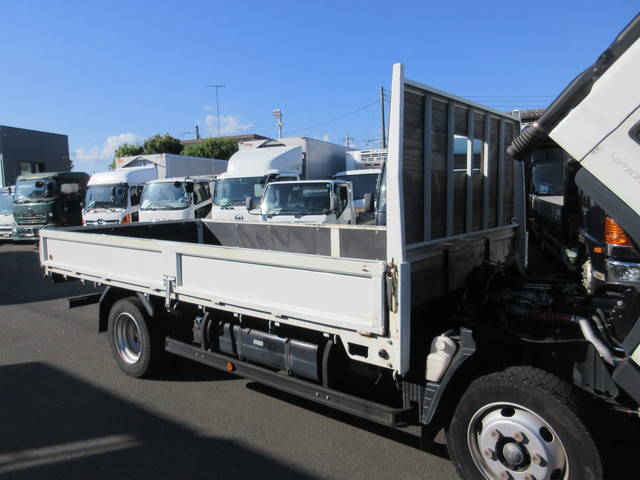 三菱ふそうキャンター平ボディ小型（2t・3t）[写真24]